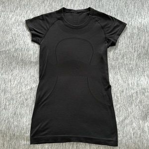 Lululemon black swiftly t shirt